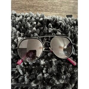 Kendall & Kylie Sunglasses NWT Black Frame Aviator Style Purple Detail